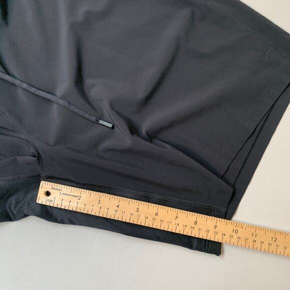 Lululemon T.H.E. Short Linerless 9" Men XXL Black Los Angeles Clippers Gym Run - Picture 12 of 14